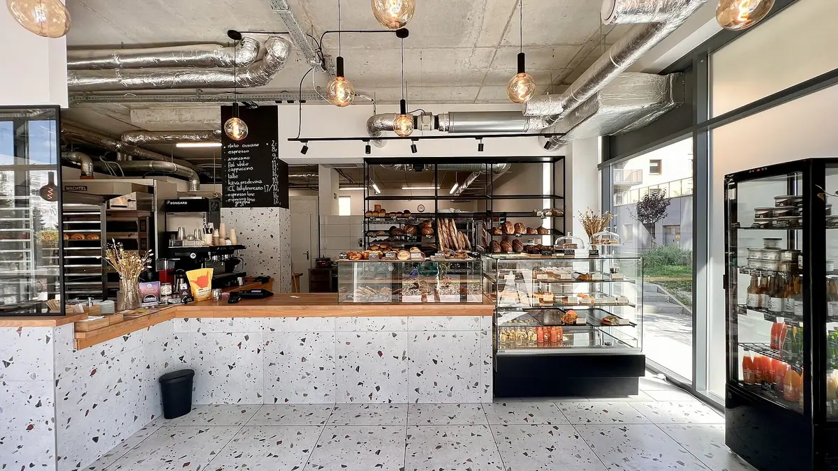 Bakery bakes
